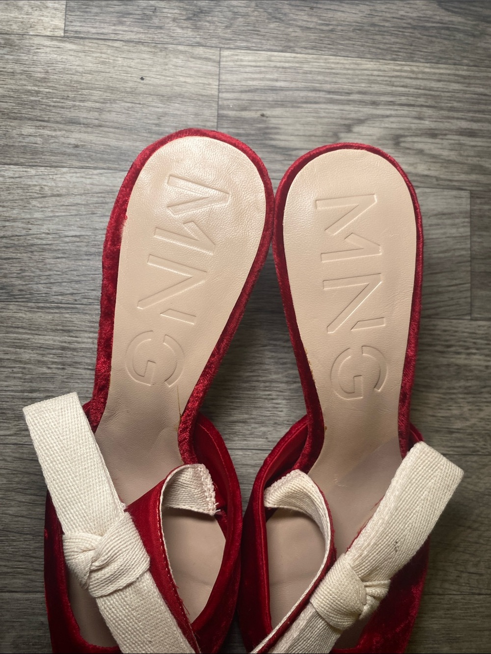 Red Velvet Pointed Slingback heels with Beige Tie Detail - Picture 2 of 6